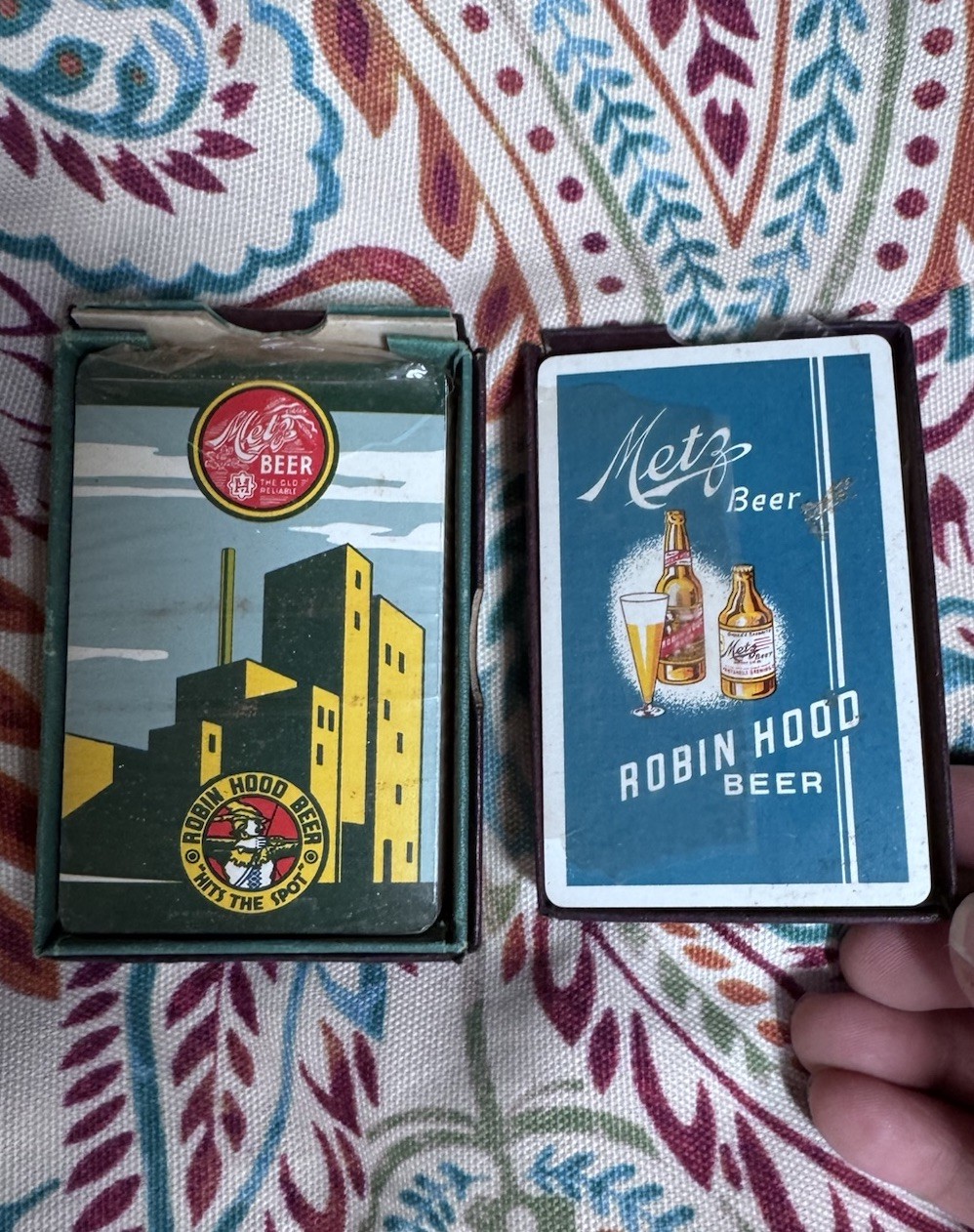 2 VINTAGE METZ ''ROBIN HOOD'' BEER Pinochle PLAYING CARDS Sets Unused 2 VINTAGE METZ ''ROBIN HOOD'' BEER Pinochle PLAYING CARDS Sets Unused