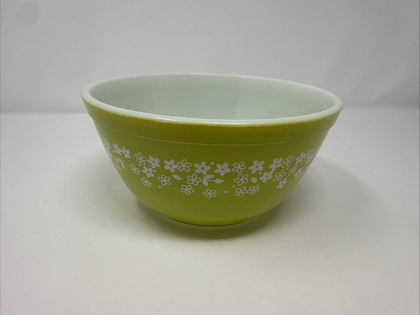 Vintage Pyrex 402 Spring Blossom Crazy Daisy Lime Green Mixing Bowl, 1 1/2 Quart