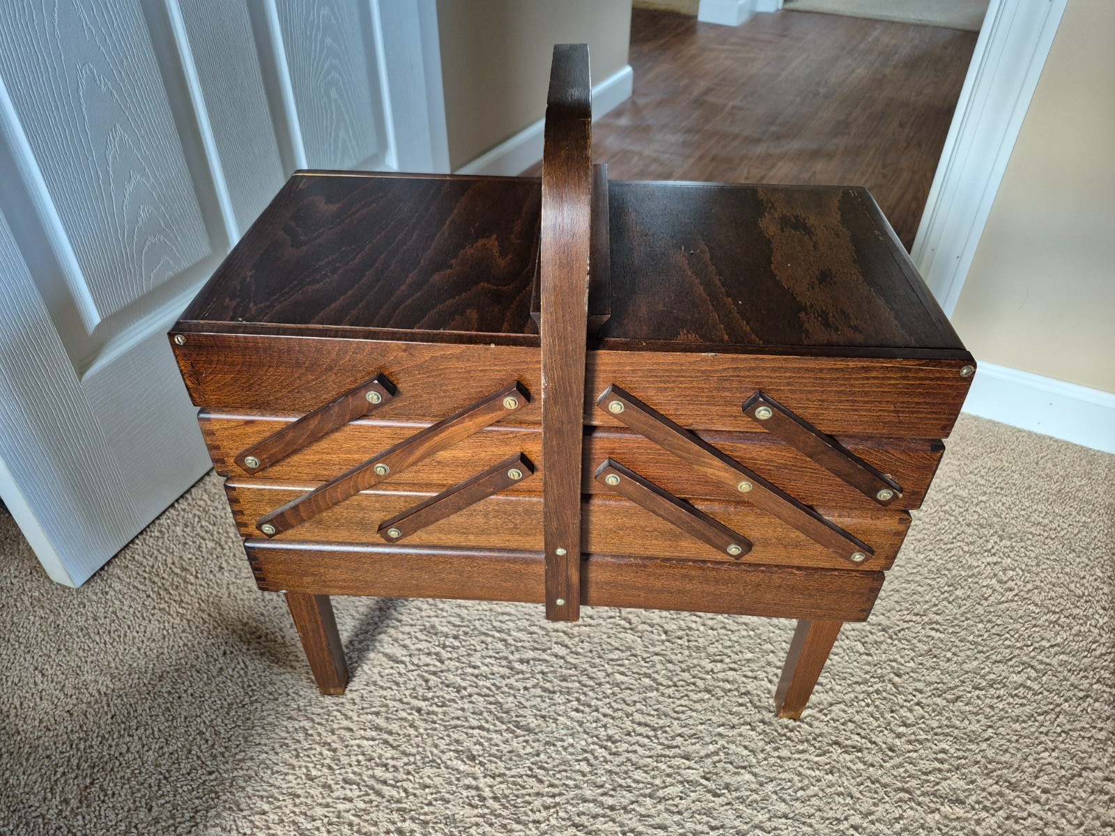 Singer Sewing Box, Wooden, Accordion Style, multi-tier, crafts & more, read