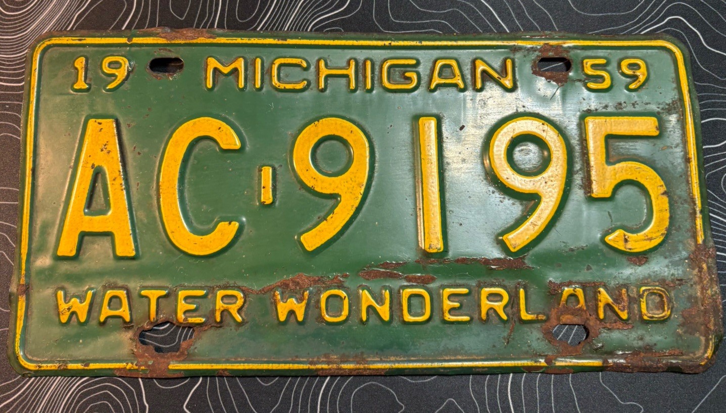 Vintage 1959 Michigan Green/Yellow License Plate AC-9195 Man Cave/Garage Art
