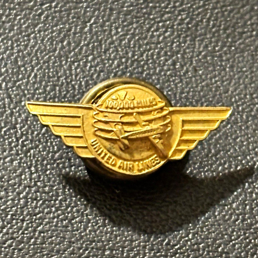 United Airlines Gold Wings Screw Back Lapel Pin Vintage 100K Miles