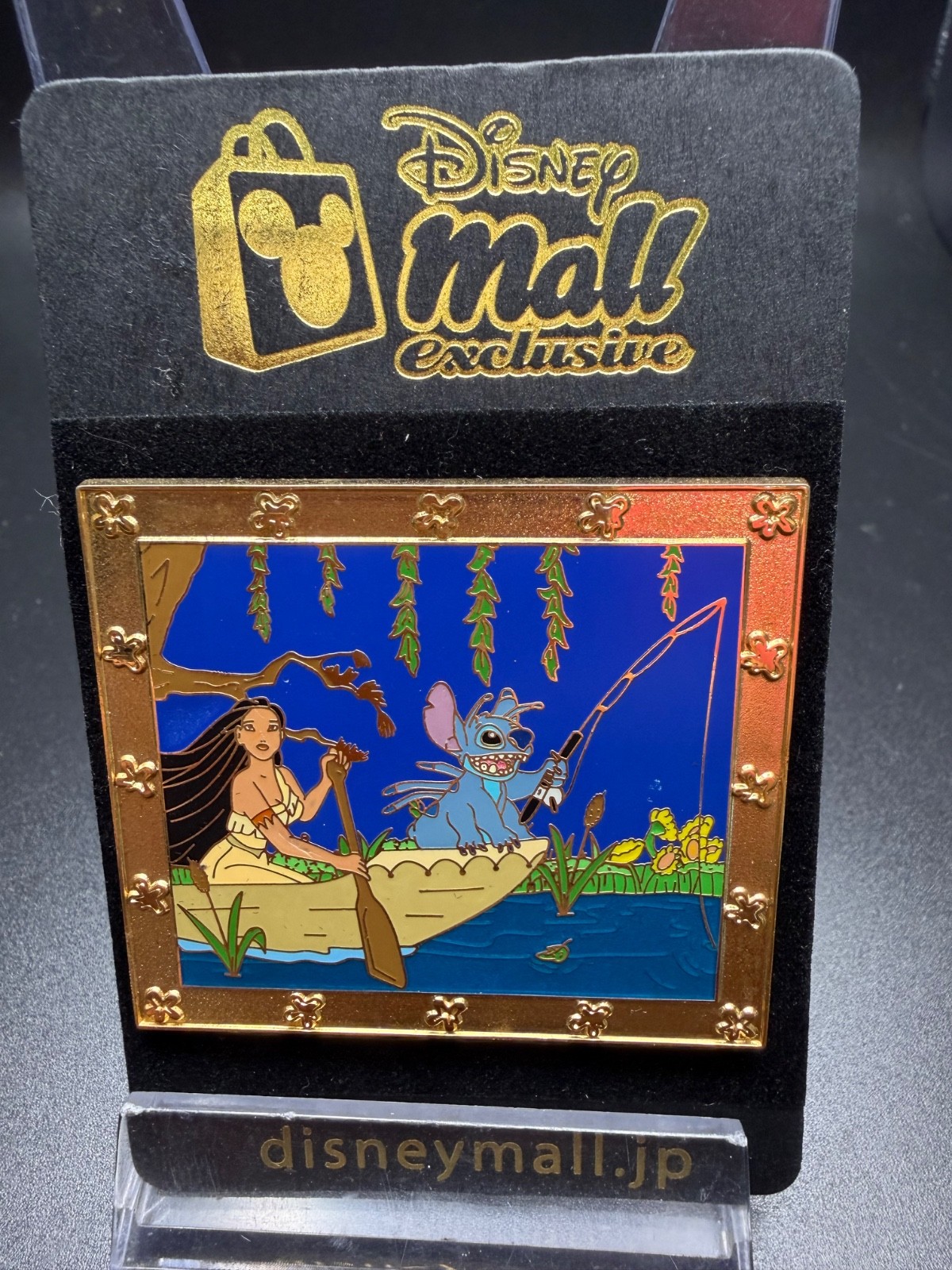 Disney 2009 JDS Mall Stitch Crossover Pocahontas LE 250 pin
