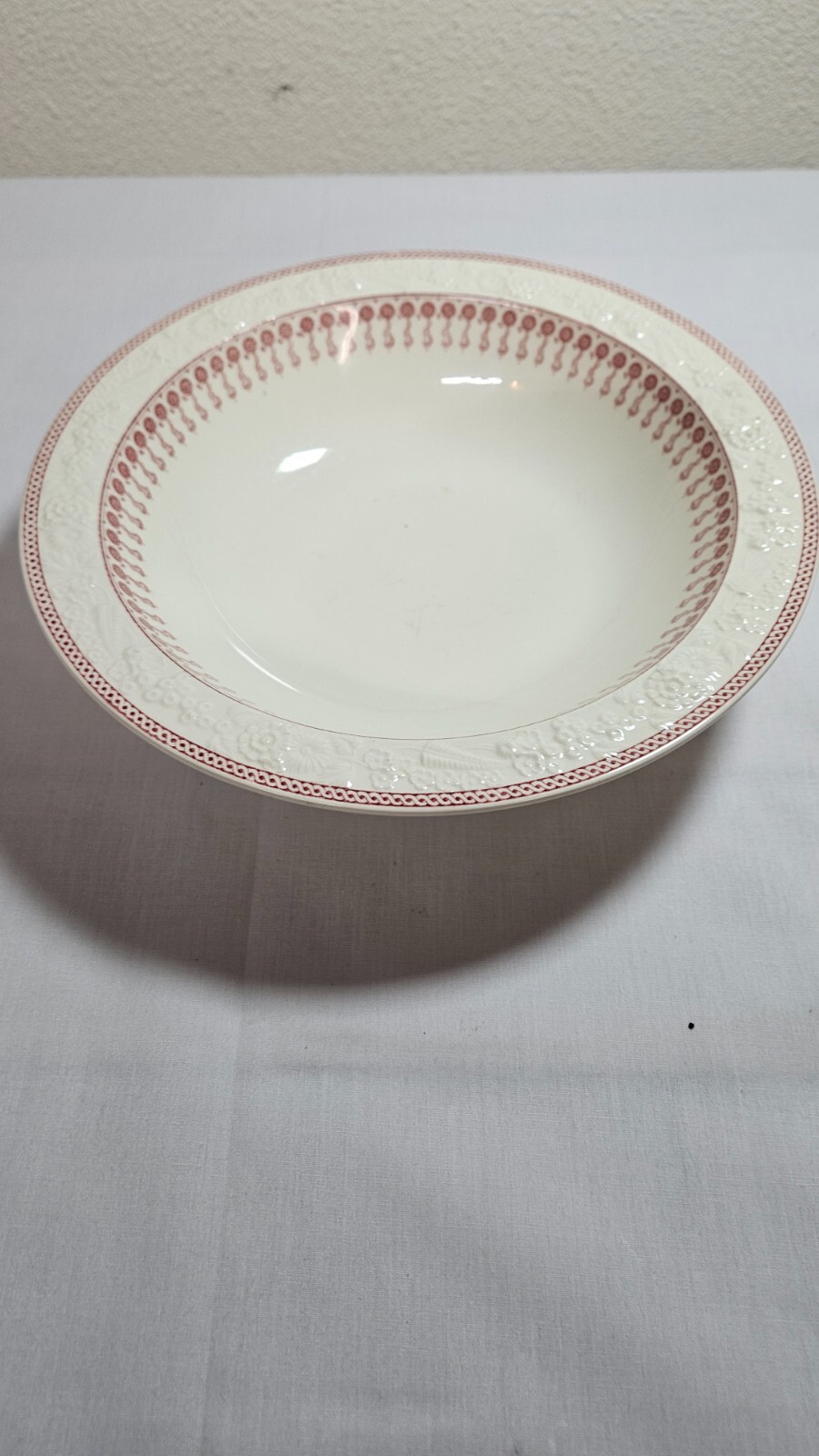 Vintage Sheridan Pink Jones, George and Sons 8.25 inch veggie bowl Vintage Sheridan Pink Jones, George and Sons 8.25 inch veggie bowl