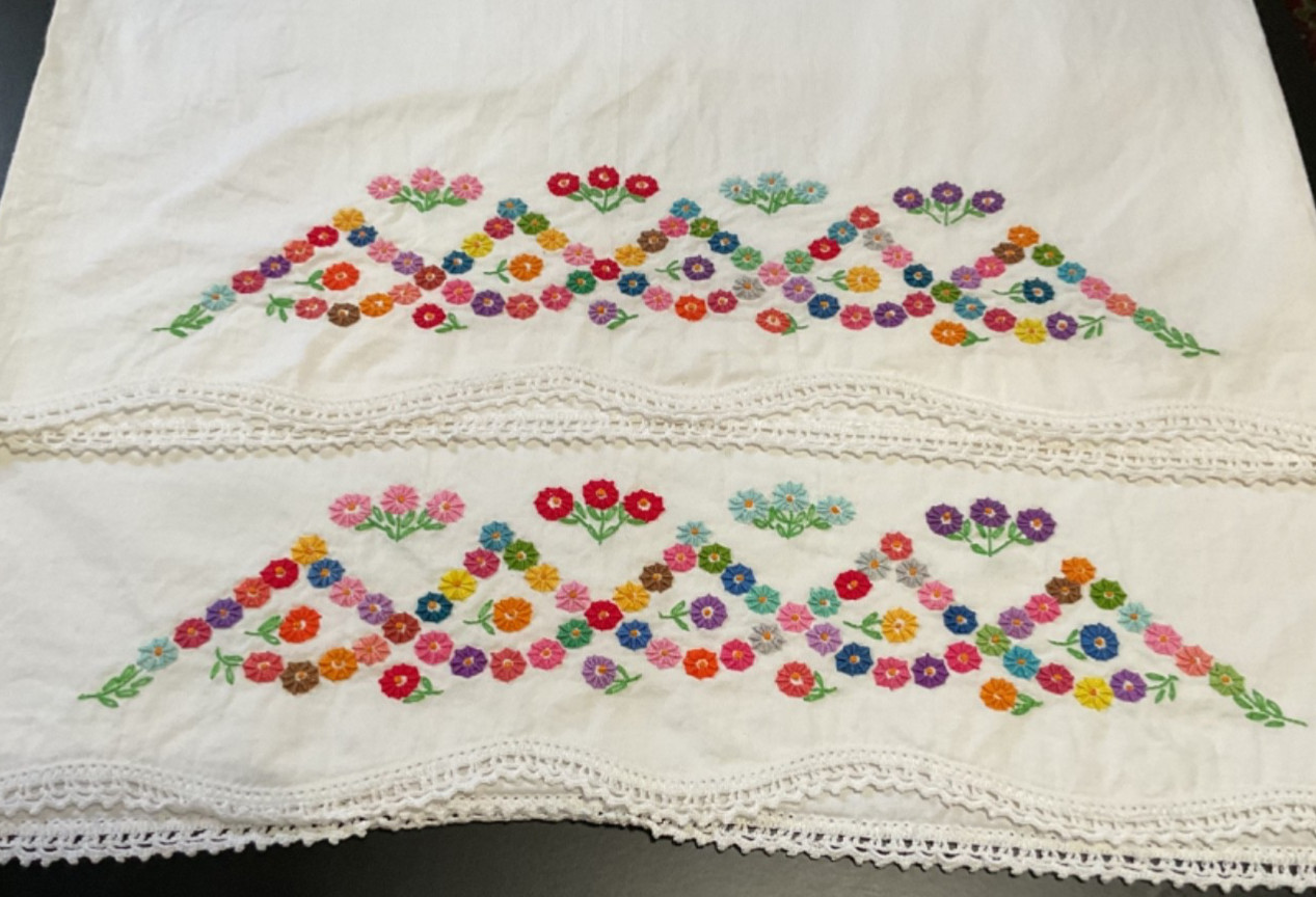 Vintage Set of 2 Pillowcases Embroidered Crocheted Exquisite 30” x 21”