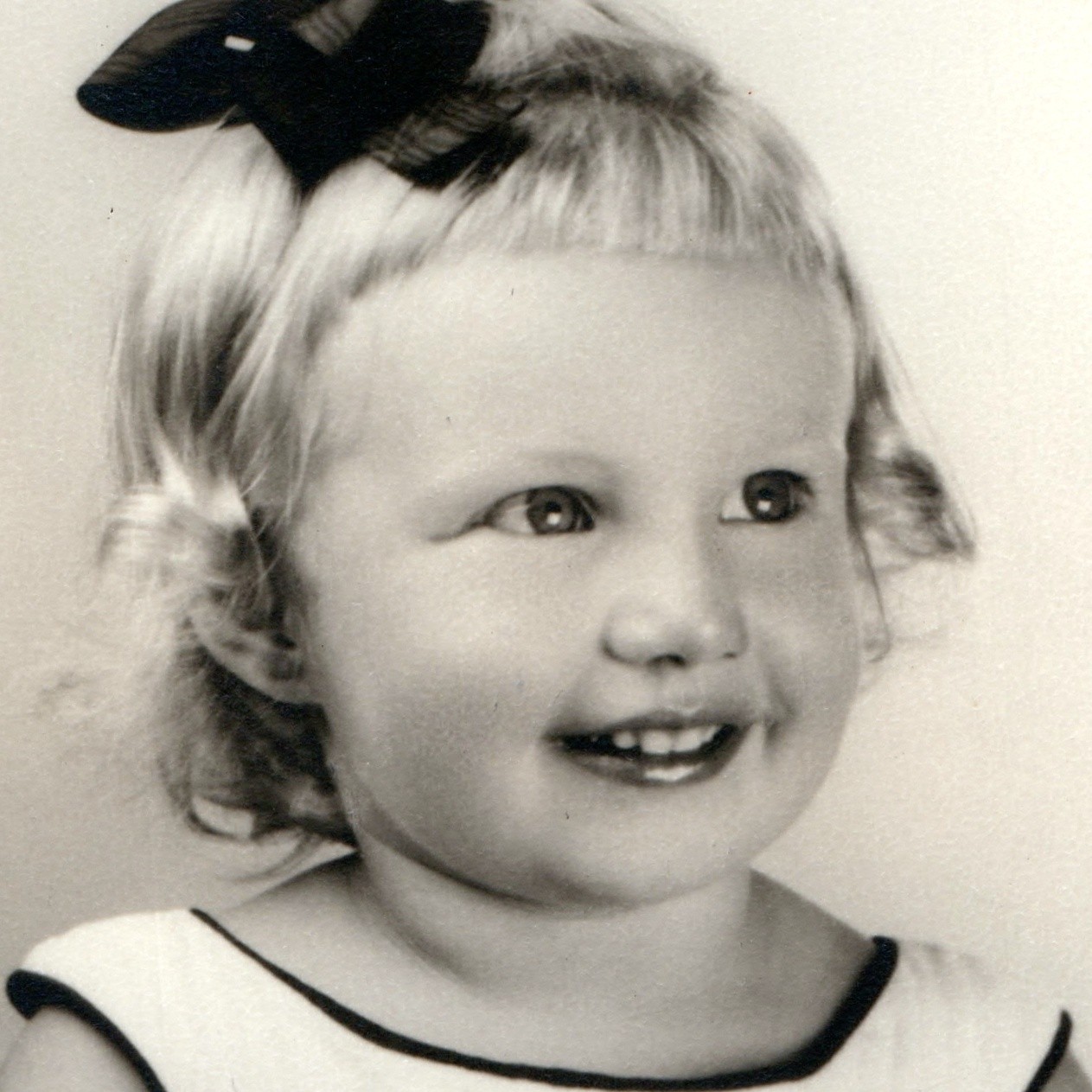 c1950s San Diego, CA Eugene Cooper Studio Photo Smiling Toddler Girl Hair Ribbon c1950s San Diego, CA Eugene Cooper Studio Photo Smiling Toddler Girl Hair Ribbon