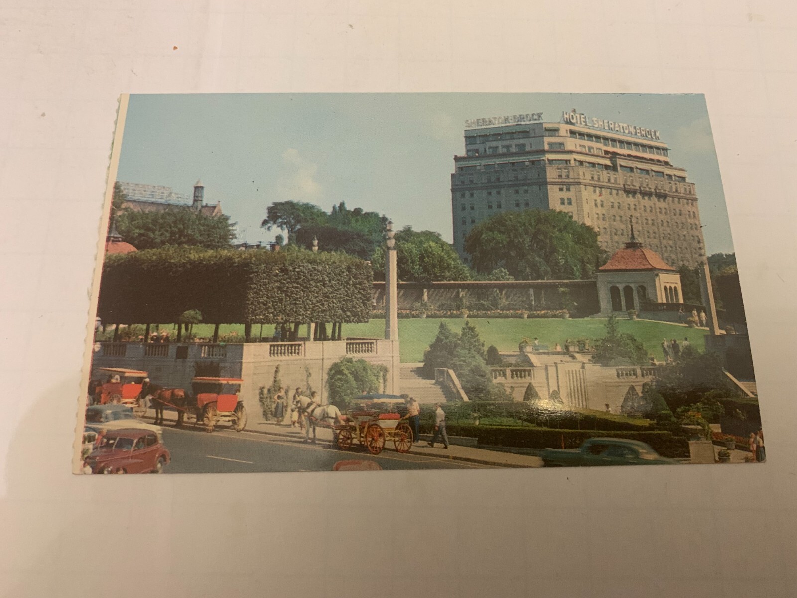 c.1950\'s Hotel Sheraton Brock Oakes Garden Theatre Ontario Canada Postcard