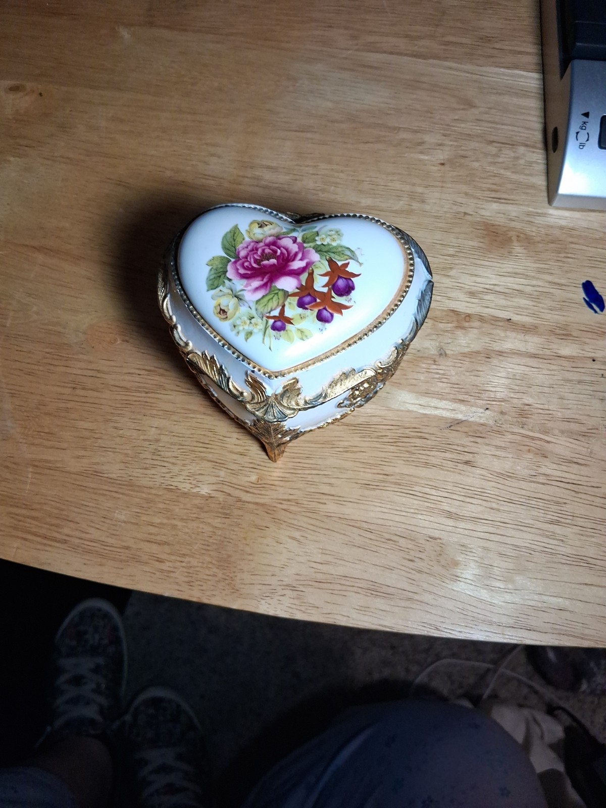 Vintage Heart Sankyo Music Box Trinket Jewelry Gold Ornate Floral Shabby Chic Vintage Heart Sankyo Music Box Trinket Jewelry Gold Ornate Floral Shabby Chic
