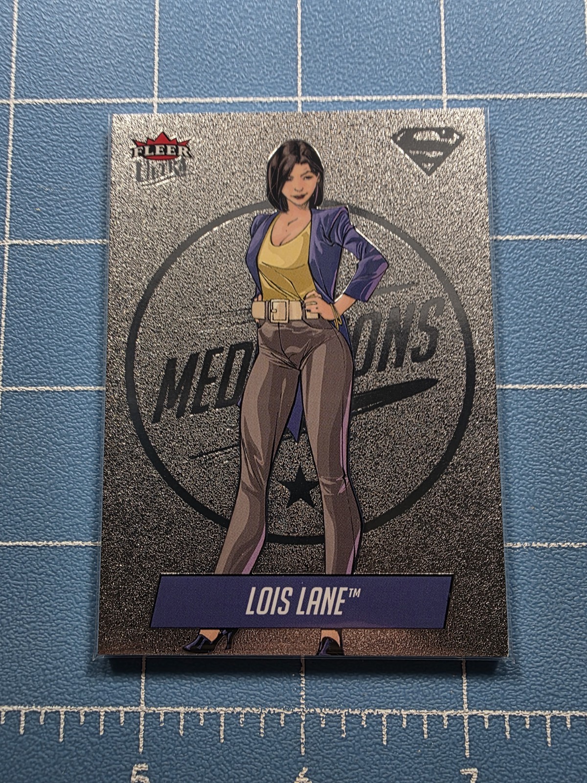 2026 Fleer Ultra Superman - Lois Lane M-2 - Regular Base - Medallions Insert 2026 Fleer Ultra Superman - Lois Lane M-2 - Regular Base - Medallions Insert