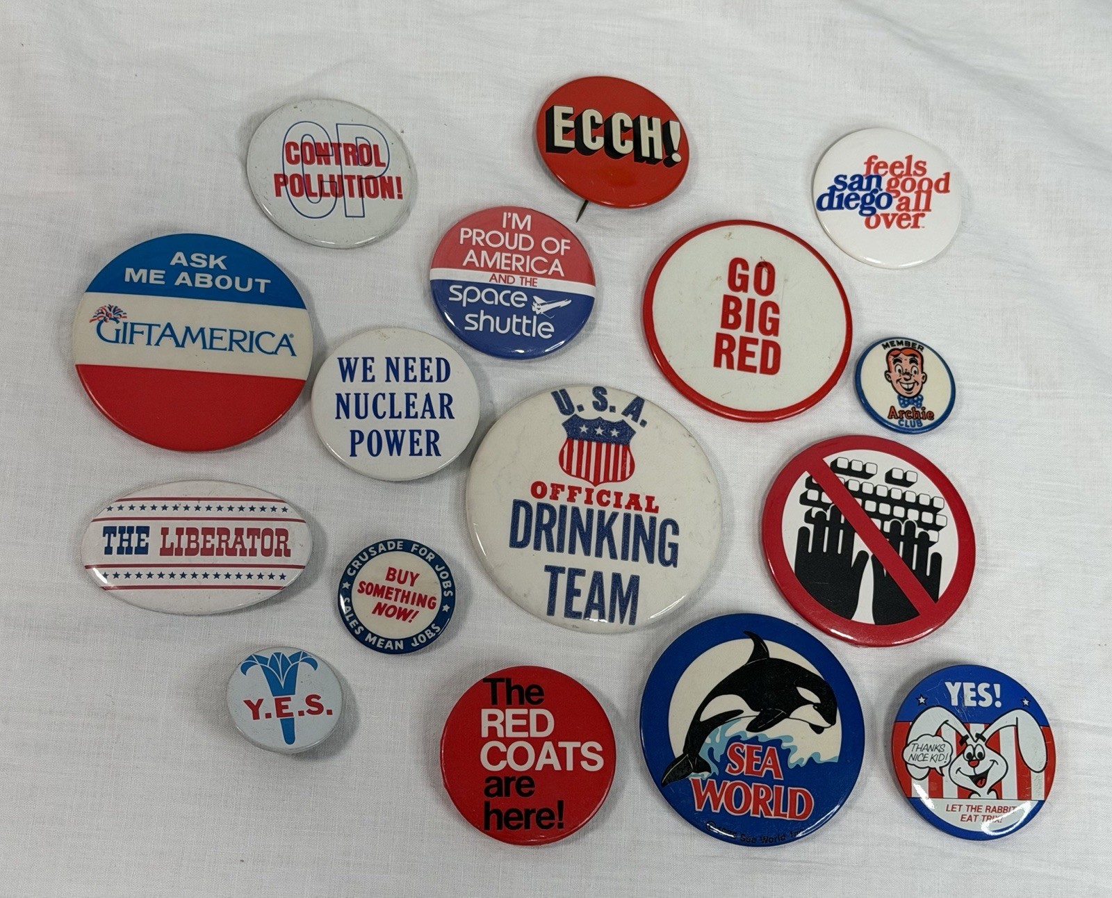 Lot 16 Vintage 1970s 1980s Novelty Pinback Buttons Americana, Trix Archie Pop MM