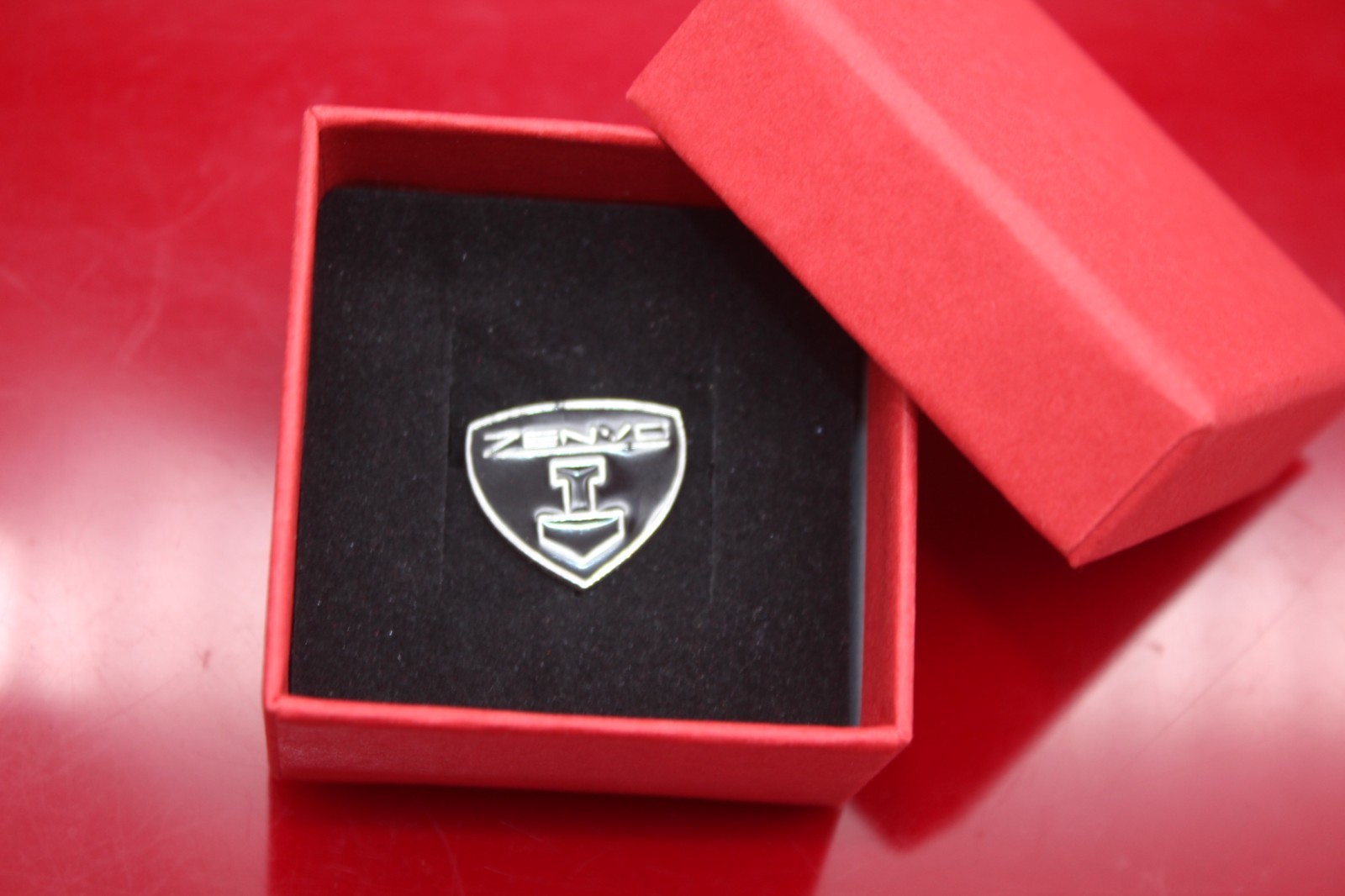 Zenvo Automotive Pin Lapel Pin New in Box Black Aurora TSR S Genuine