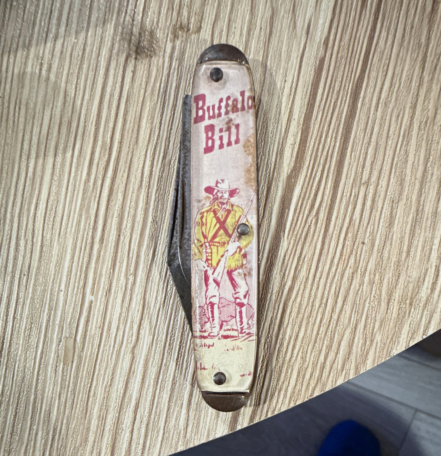 Buffalo Bill Vintage 2-Blade Slipjoint Clip Point Pocketknife, White Handle