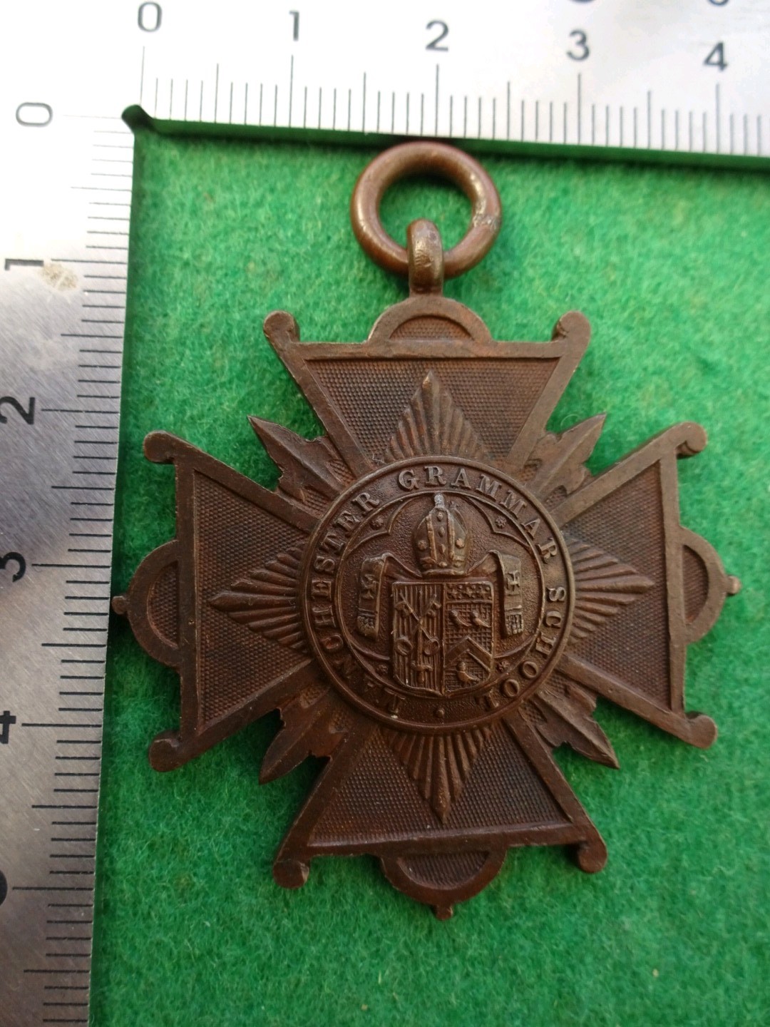 Antique Manchester Grammar School Medal Badge (A28)