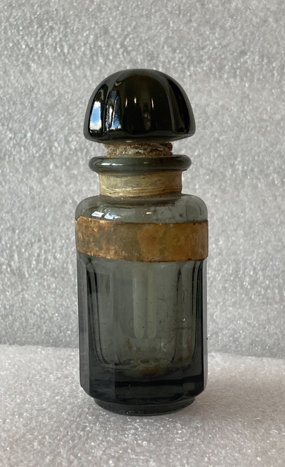Antique 1920s Kiehl's Musk Oil Perfume Bottle –  Black Glass Art Deco France