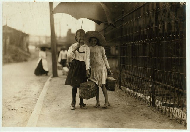 Photo:Danville Virginia Riverside Cotton Mills 1911 Dinner-Toters Children
