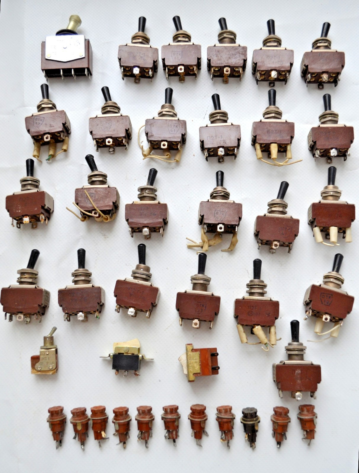 39PCS Mix Set of Vintage Soviet Toggle Switch TV1-4, P2T-1, MT-1 & Fuse Socket