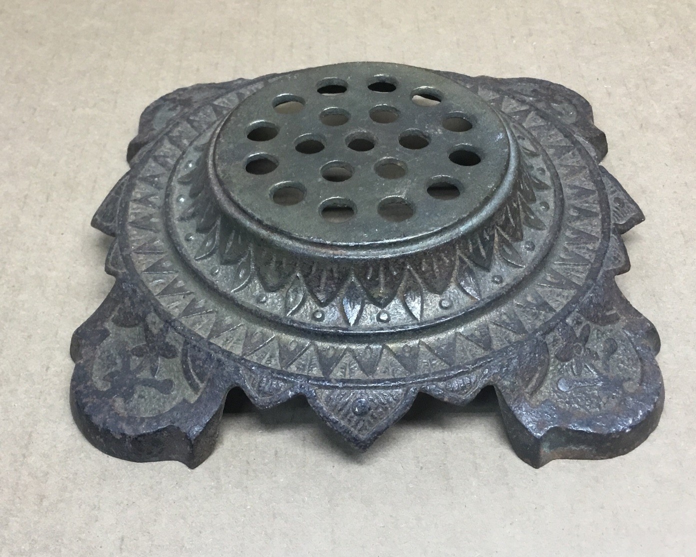 VTG Ornate Lamp Base Art Deco Cast Iron Footed 6’’ Lighting Parts………..[EC7]