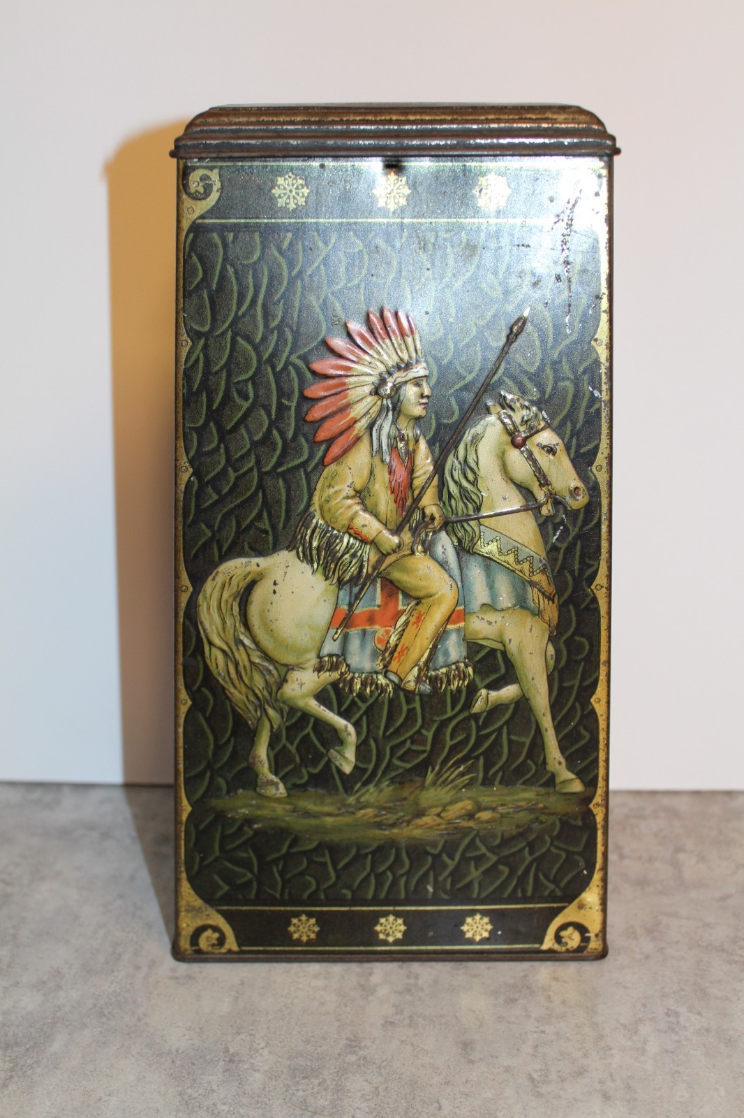 ANTIQUE VICTORY-V GUMS & LOZENGES METAL TIN INDIAN & KNIGHT PICTURES