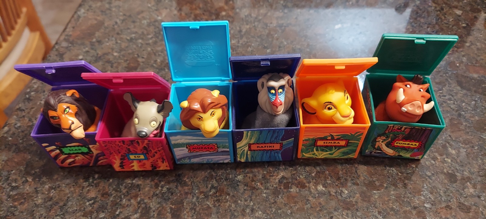 DISNEY LION KING FINGER PUPPETS COMPLETE SET OF SIX SEE PICTURES &DISCRIPTION DISNEY LION KING FINGER PUPPETS COMPLETE SET OF SIX SEE PICTURES &DISCRIPTION