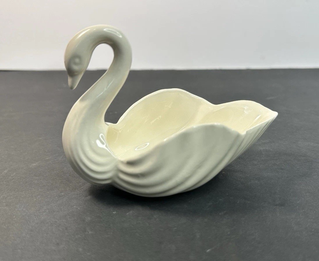 Swan Figurine Elegant Trinket/Ring Dish/cake Topper/Card Holder/Ivory  Vintage