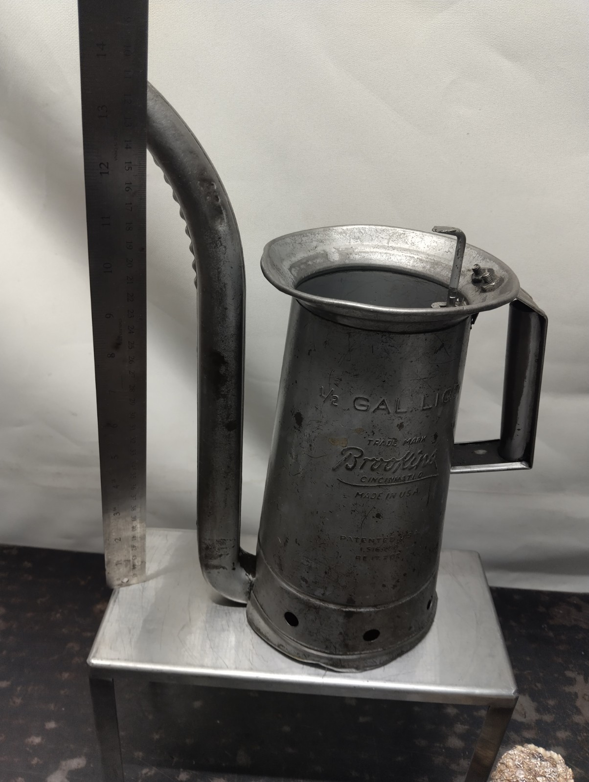 Vintage BROOKINS Model B-11 (1/2 Gallon) Oil Can w/ Ridgid Spout and Handle