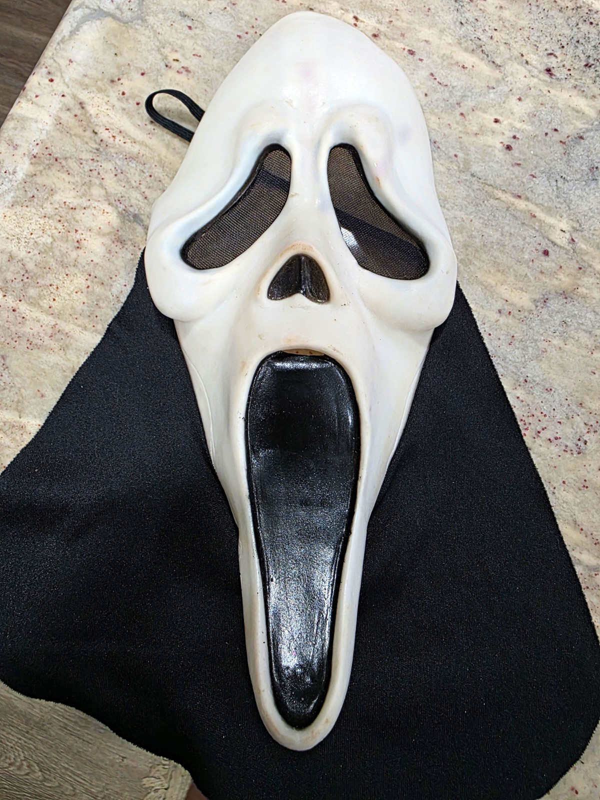 Fun World Div Ghostface Scream Mask Poly Shroud Gen 2 Fearsome Faces