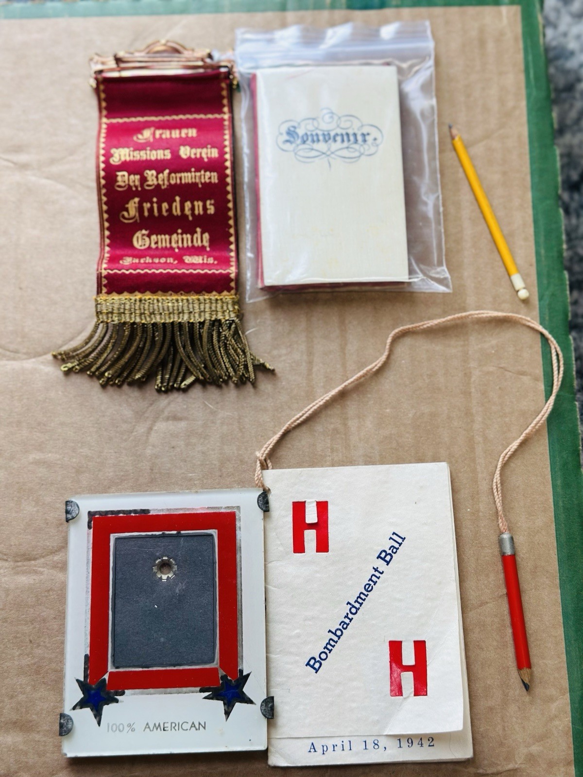 RARE Vintage 1940s Women’s Souvenir And Memorbelia LOT. WWII