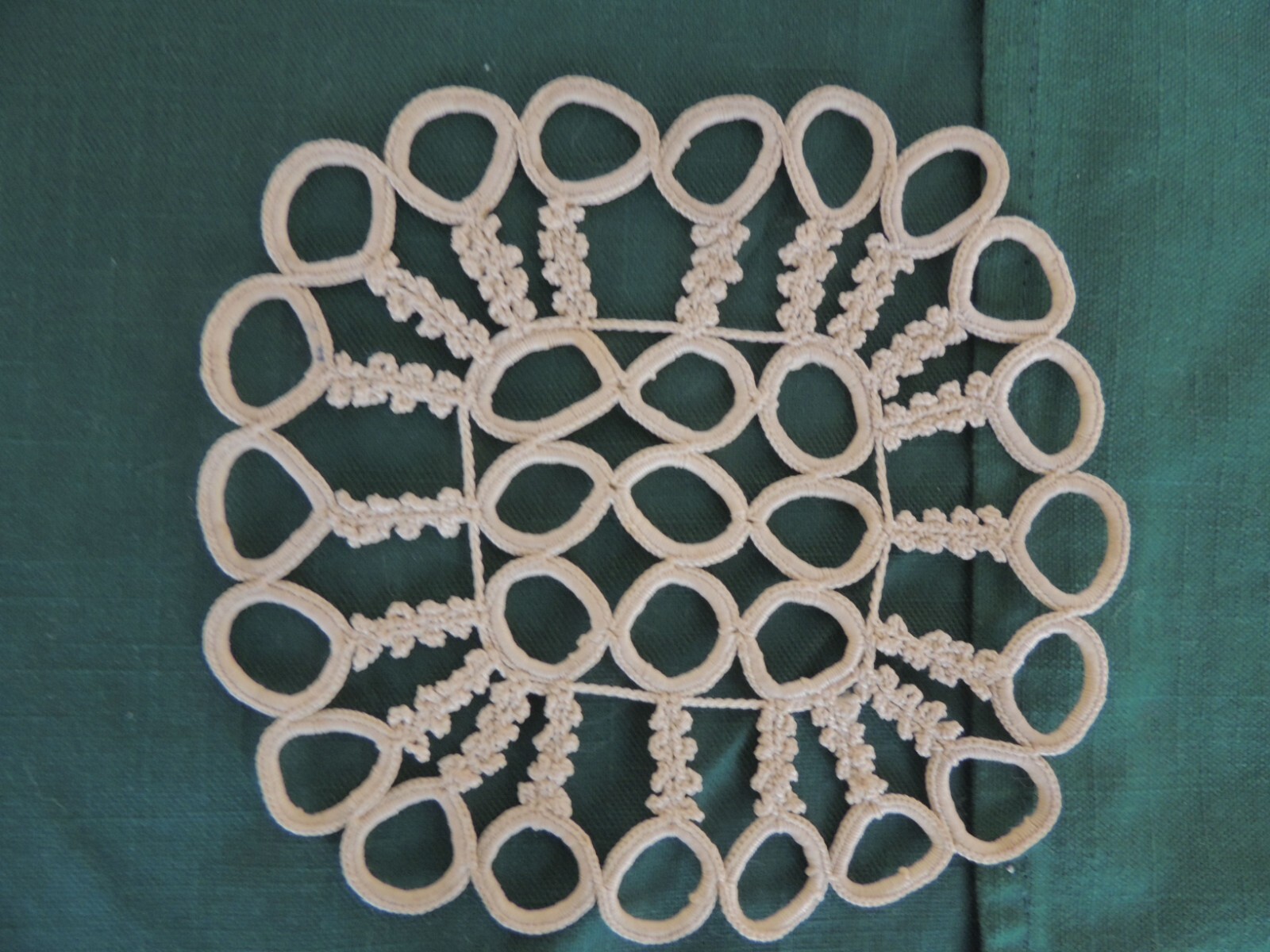 Antique Tatted Lace ROUND 6 X6 INCH BEIGE NEW VERY UNQUE