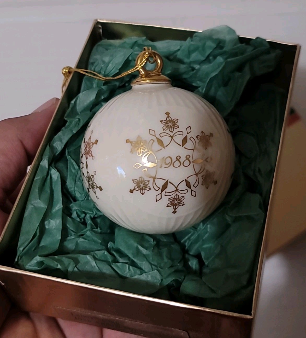 Lenox 1988 Annual Christmas Ornament Ball With Snowflakes (NIB)