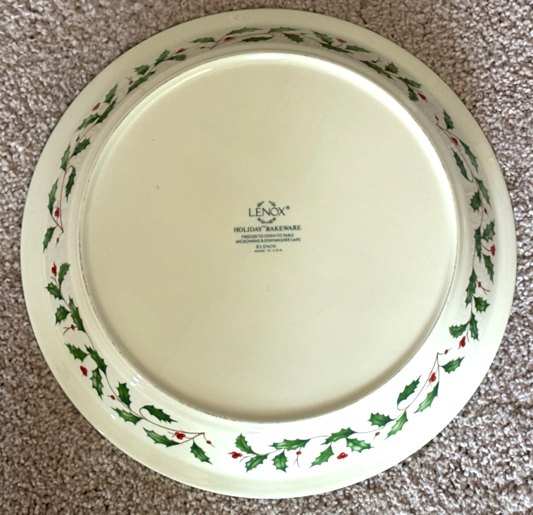 Lenox Holiday Bakeware Pie Baking Pan Dish Pie Plate Holly Pattern