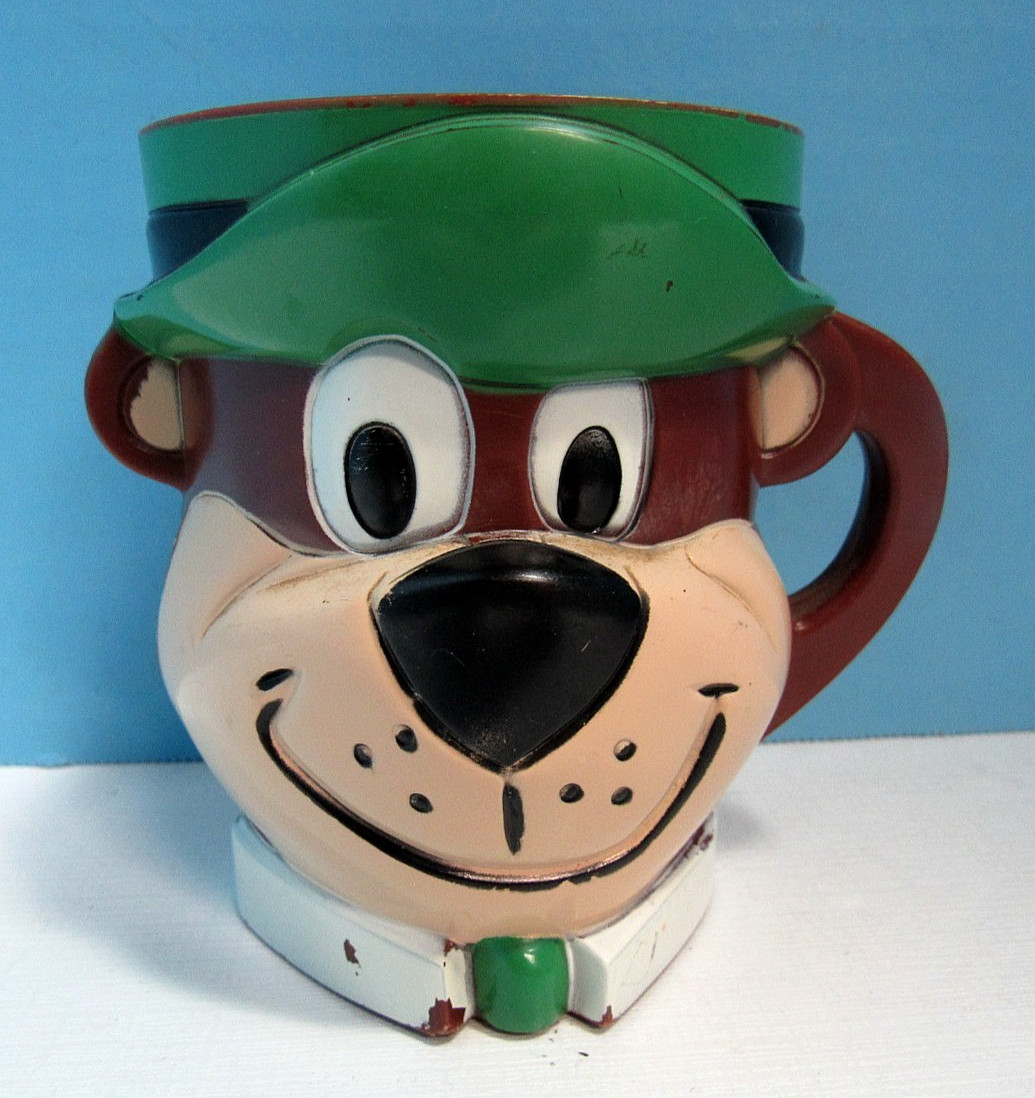 VTG. 1961 YOGI BEAR PLASTIC CUP/MUG BY F & F MOLD & DIE WORKS KELLOGG'S CEREAL