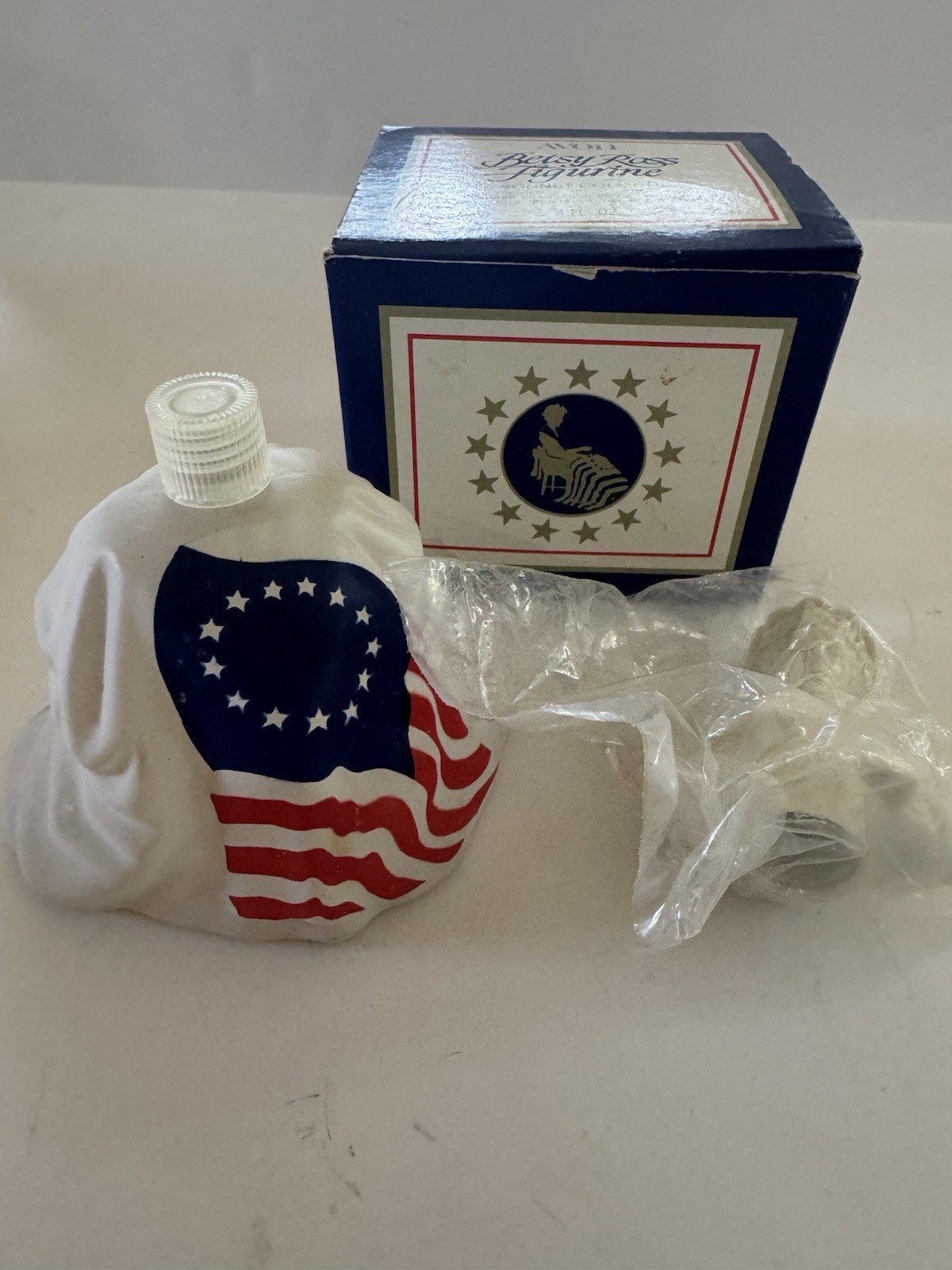 Avon Betsy Ross Figurine Sonnet Cologne Vintage Decanter Set Brand New In Box