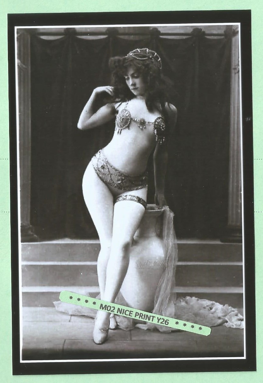 Found PHOTO of a 1910\'s Pretty Beautiful French Burlesque Performer