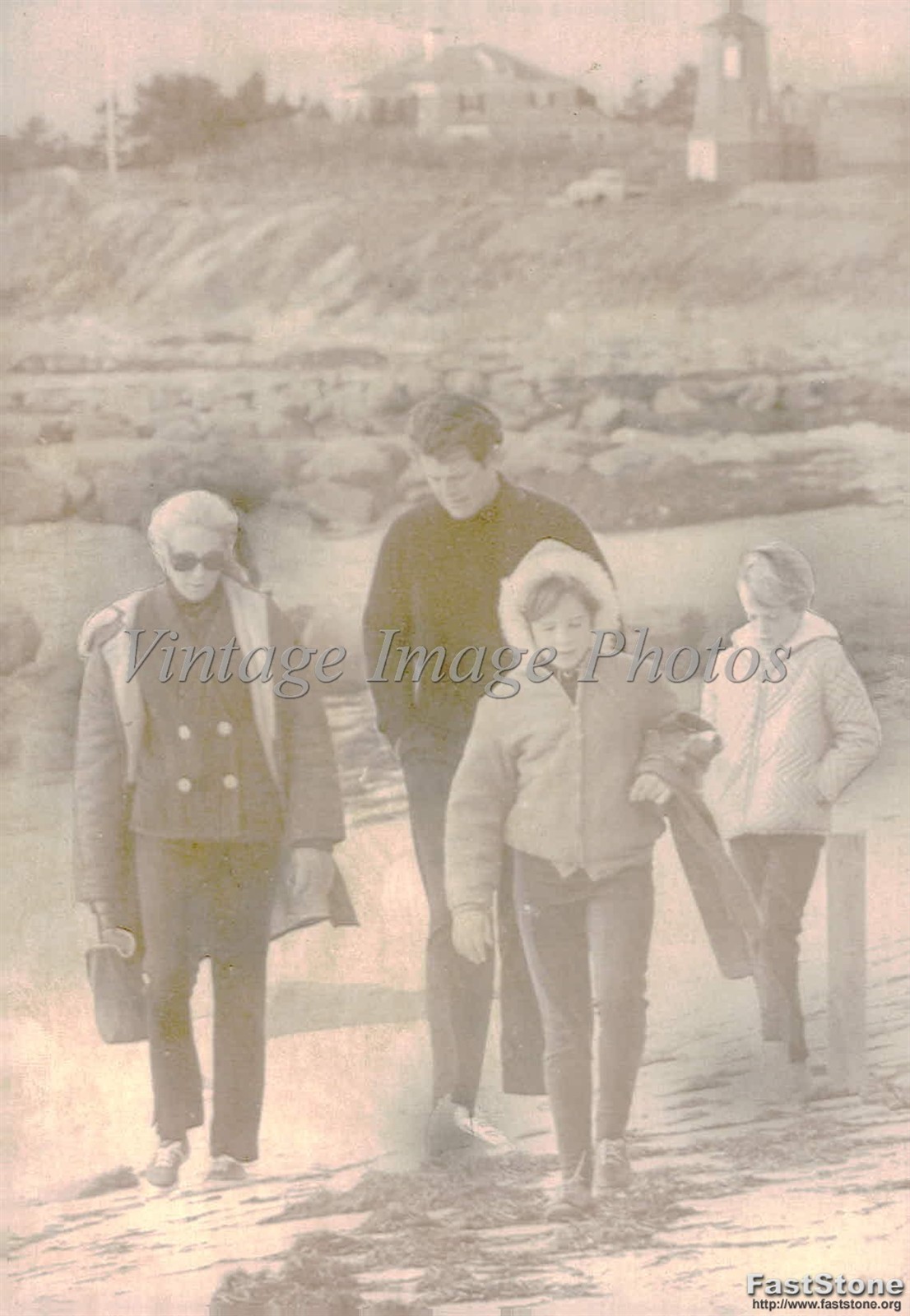 1969 Senator Edward Kennedy Joan Kara Hyannis Port Press Vintage Photo 6x8