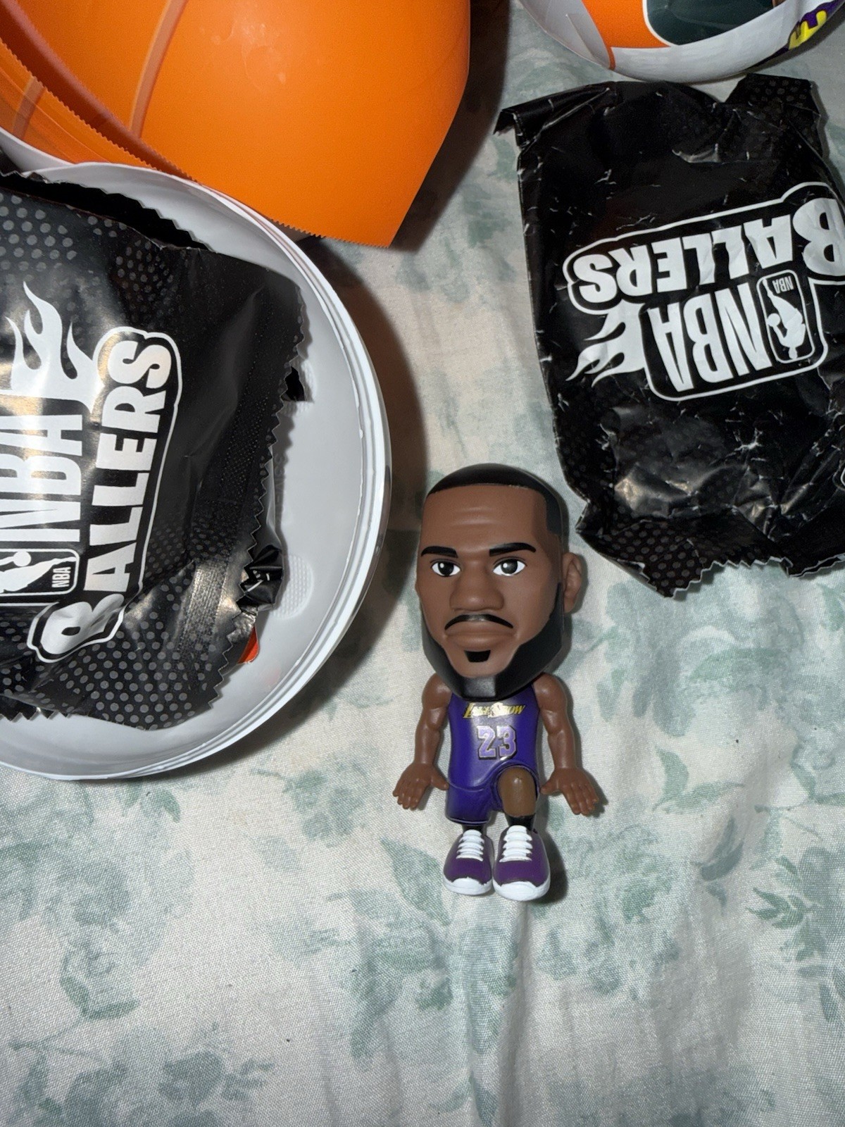 NBA Ballers LeBron James #23 Purple Mini Basketball Collectible Figure w/ Ball