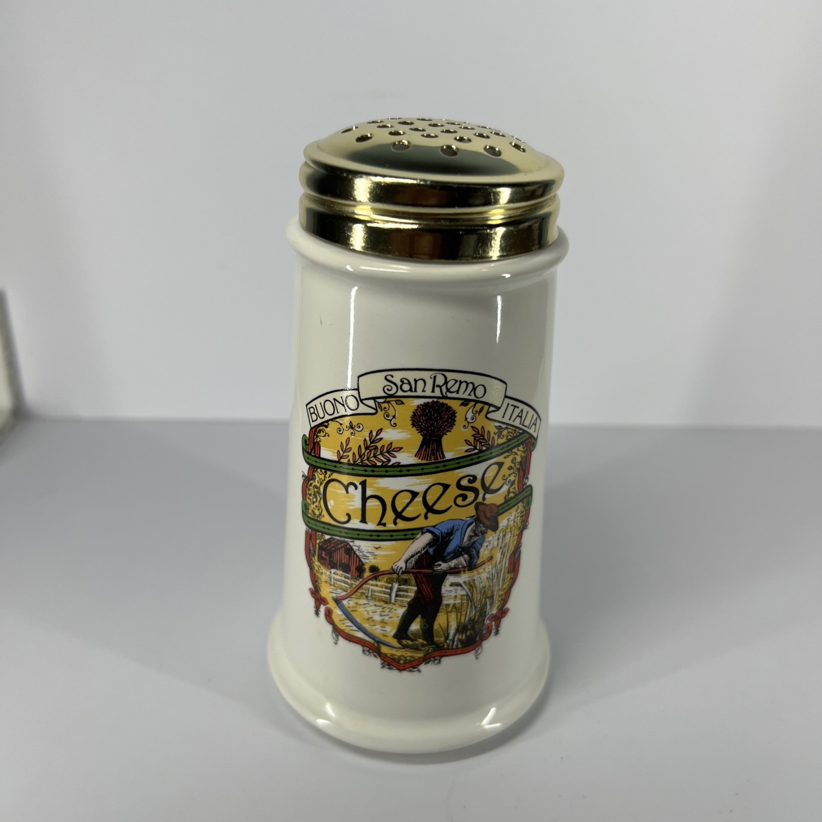 VINTAGE HIMARK SAN REMO ITALIA CHEESE SHAKER GOLD VINTAGE HIMARK SAN REMO ITALIA CHEESE SHAKER GOLD
