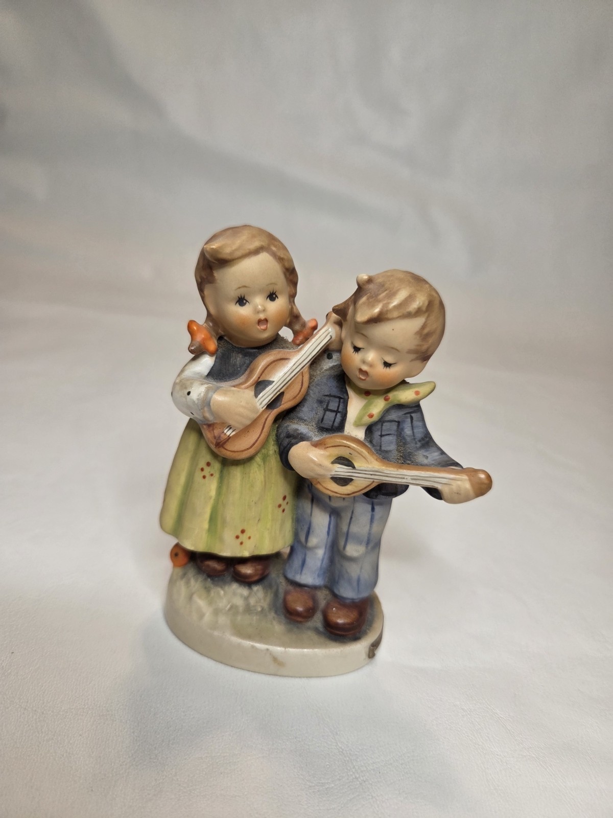 Vintage Goebel Hummel HAPPY DAYS Figurine 150 2/0 TMK 4 W Germany Children Music