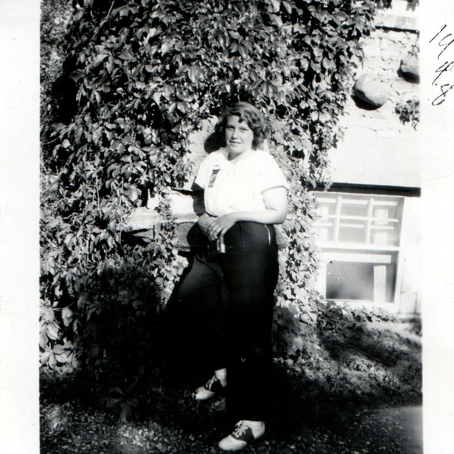 ID\'d 1948 Minneapolis, MN Shirley Field Saddle Shoes Snapshot Photo Woman Vines