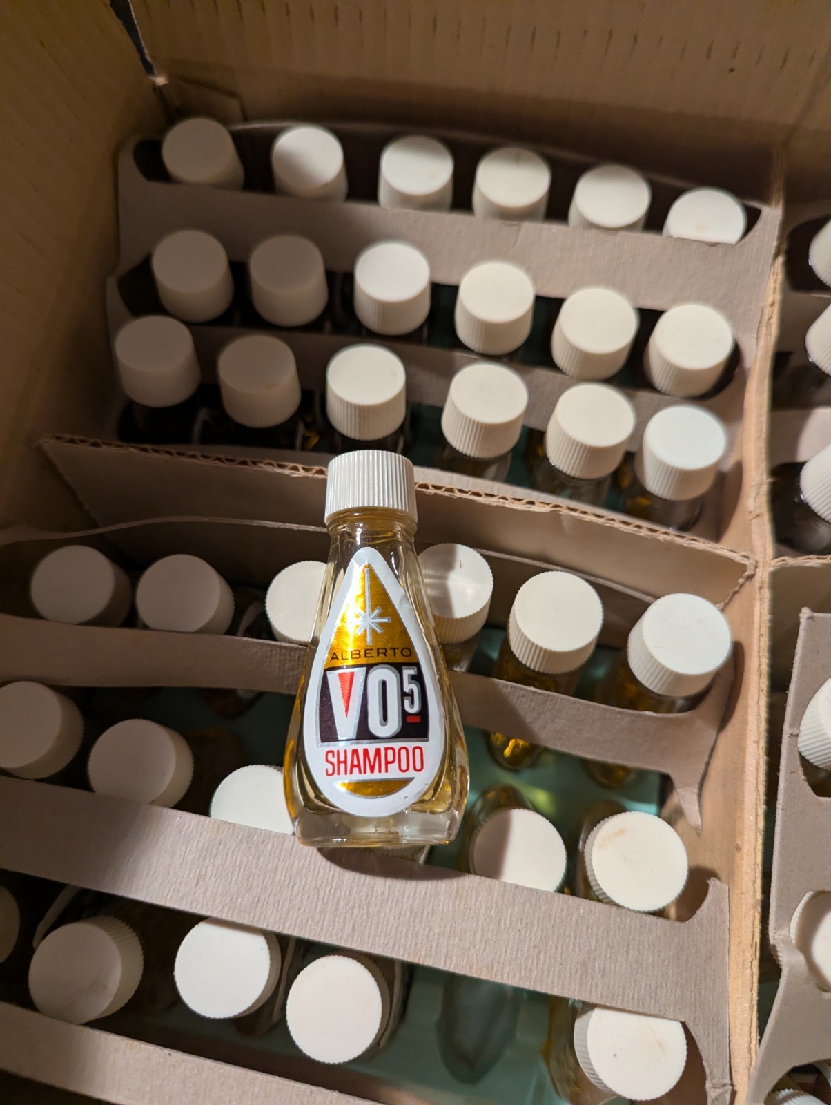 Vintage Stock 72pcs Alberto VO5 Mignon Shampoo - Stock Collection