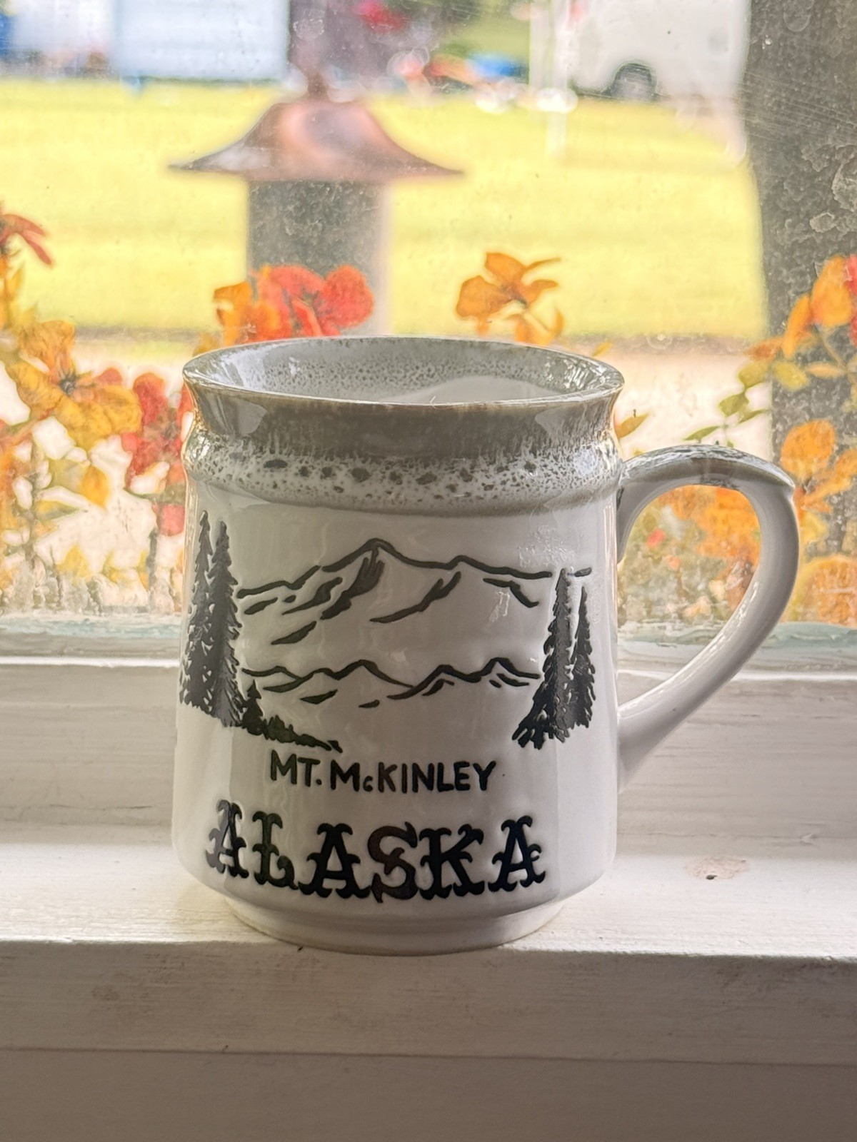 Vintage Mt. McKinley Alaska Embossed Polar Bear Husky Totem Pole Mug Japan