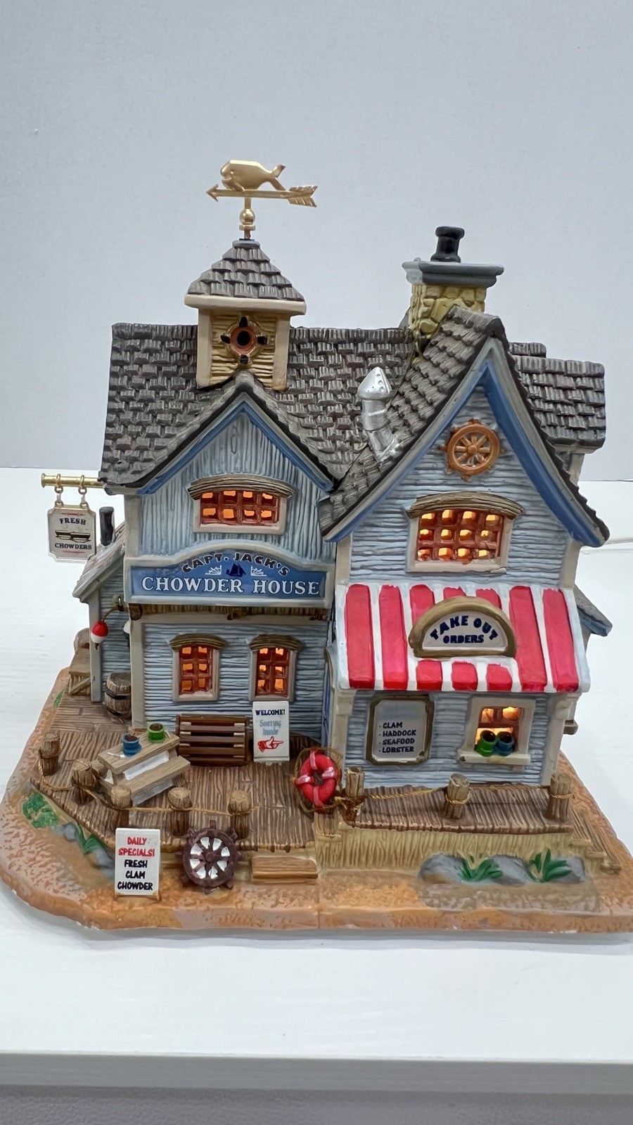 Lemax Plymouth Corners “Captain Jacks Chowder House” 25367 Retired New & RARE 