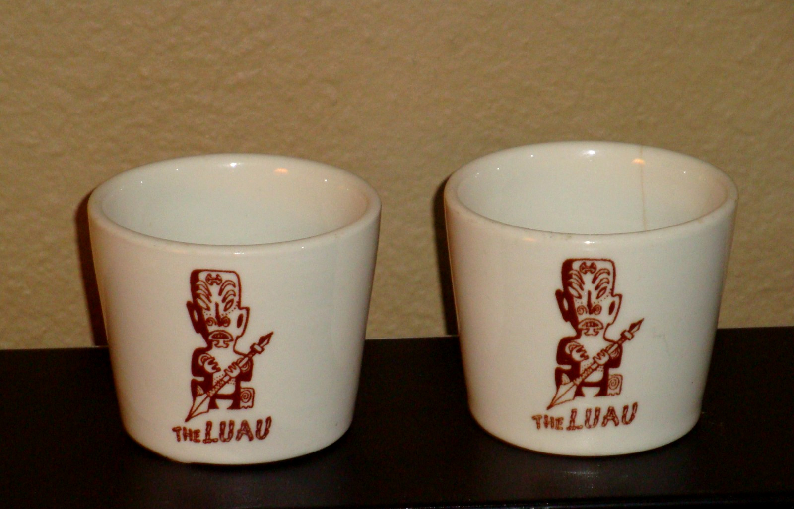 2 VTG Steve Crane the LUAU Tiki Bar Teacup Walker China Restaurant Ware BHCa Mug