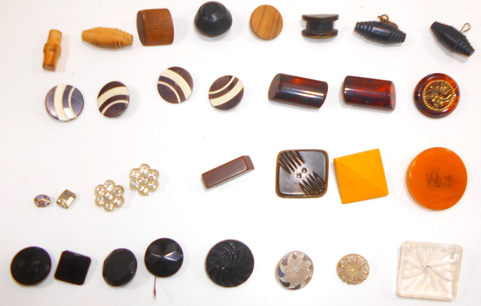 30+  RARE Vintage Buttons Wood Faux Tortoise Bakelite Celluloid Glass Rhinestone