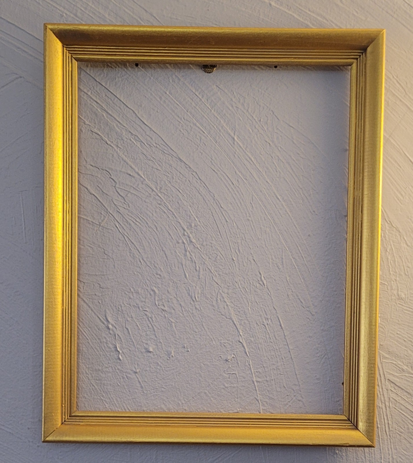 Vintage Gold Tone Reeded Profile Wood Picture Frame MCM ,  Holds 11\