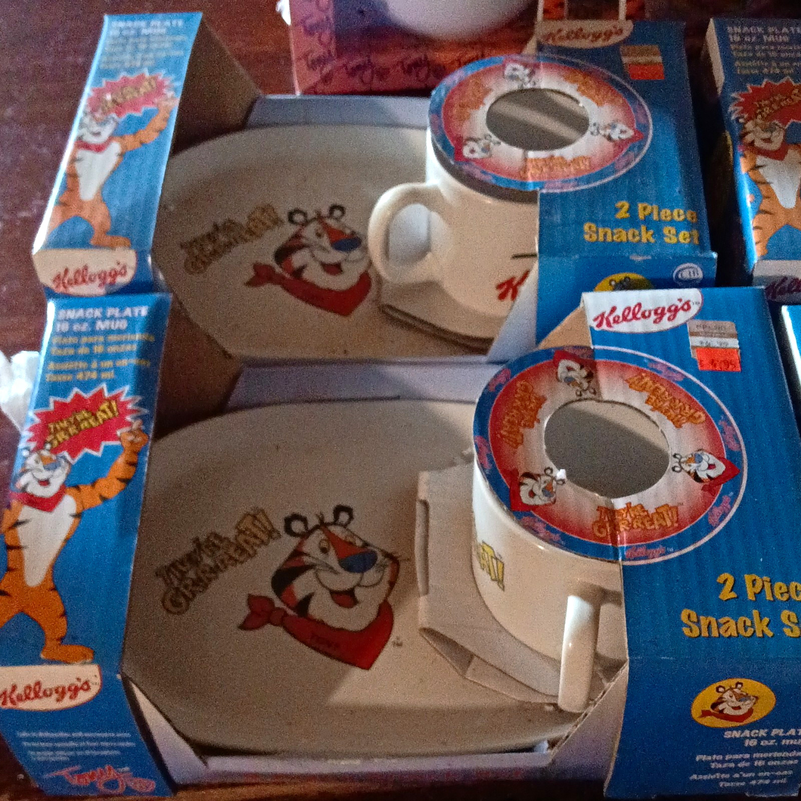 Kellogg Tony the Tiger Frosted Flakes 2-Piece Snack Set Plate & Mug