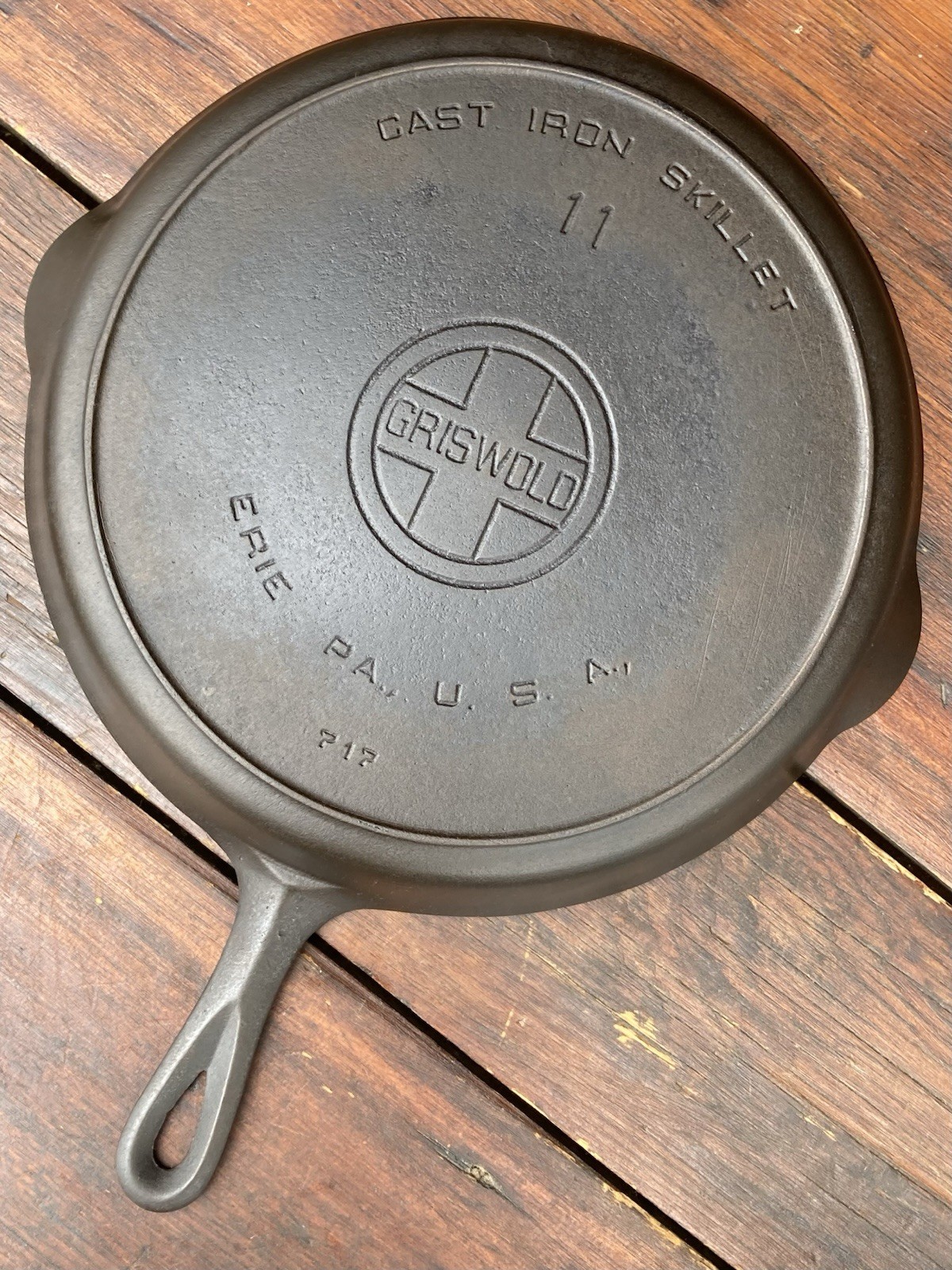 Griswold Cast Iron #11 Large Block Logo Skillet w/ Heat Ring