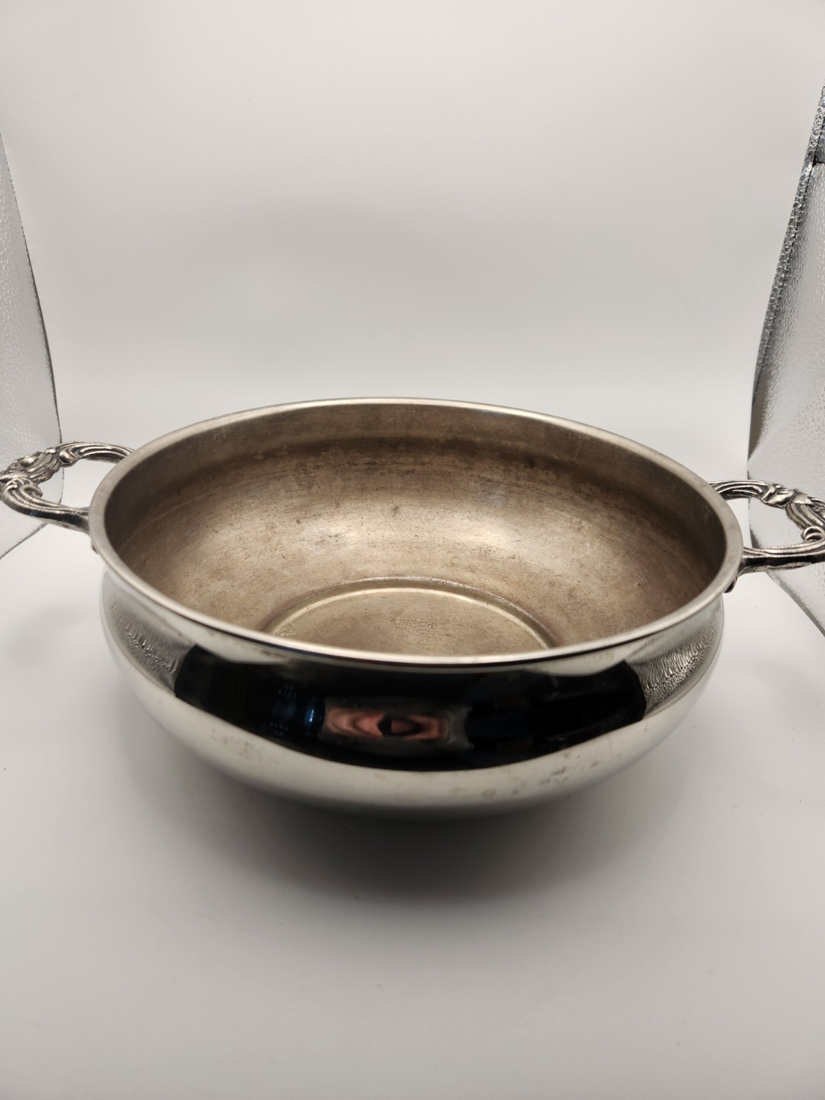 Vintage Silverplate Serving Bowl Ornate Handles Leonard Silver USA