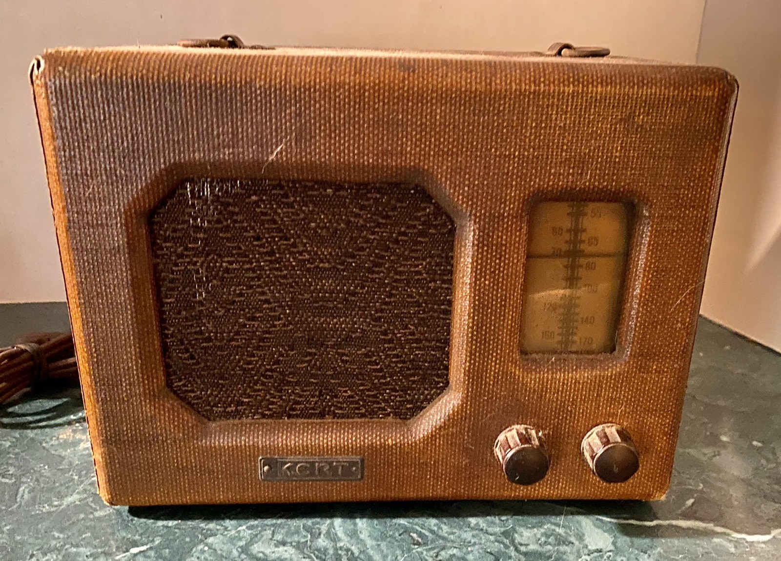 Rare Vintage 1939 AirKing Model 9822A “The Kent” Tube Wood Suitcase Radio