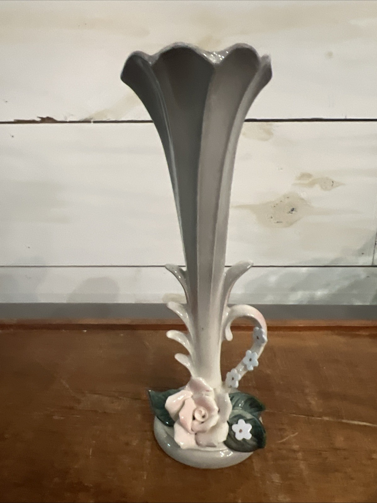Vtg Norcrest Japan E-307 Hand Painted Bud Vase W/ Applied Flowers Leaves Handle