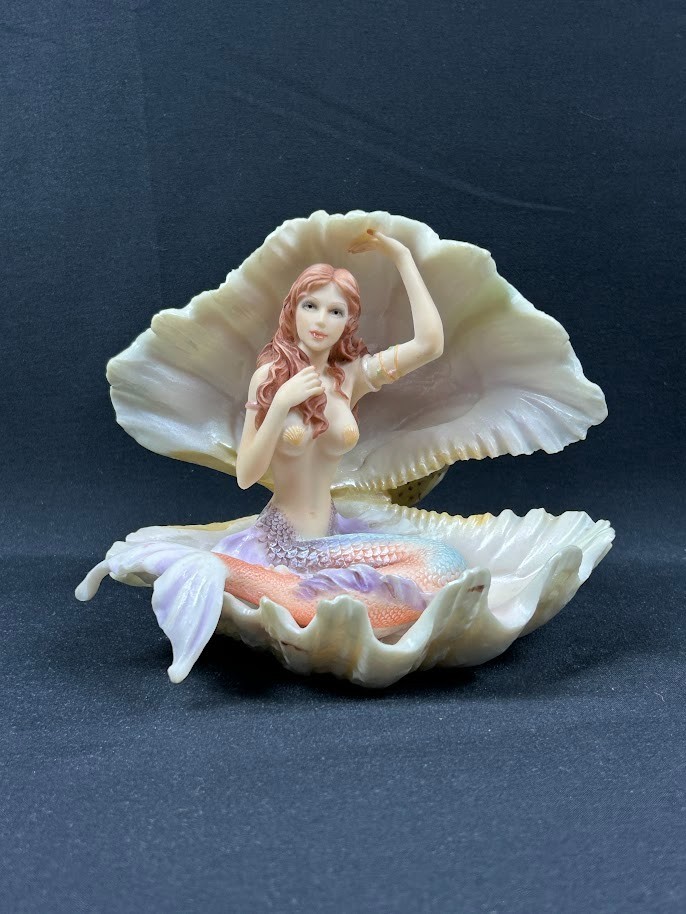 Vintage Mermaid in Clam Shell Statue Figurine #10852 Pacific Giftware 1999