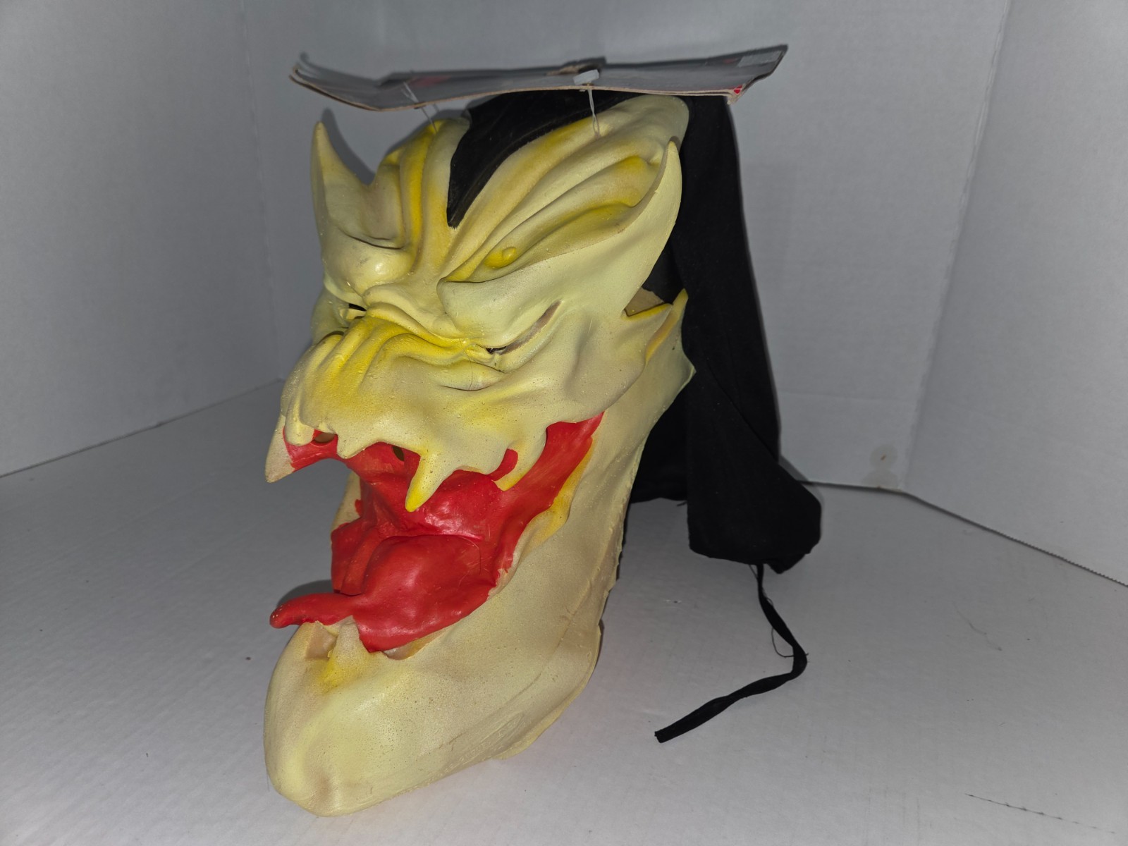 VTG 1996 Nu-Skin Paper Magic Group Halloween Vampire Mask  NEW